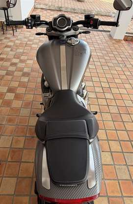 TRIUMPH-ROCKET III GT-2023