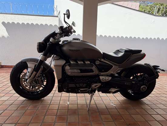 TRIUMPH-ROCKET III GT-2023