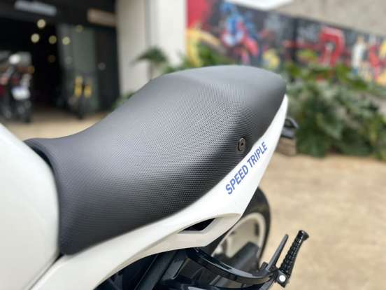 TRIUMPH-SPEED TRIPLE 1050i-2009