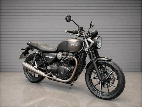 TRIUMPH STREET TWIN 