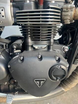 TRIUMPH STREET TWIN 