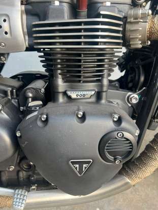 TRIUMPH-STREET TWIN-2019