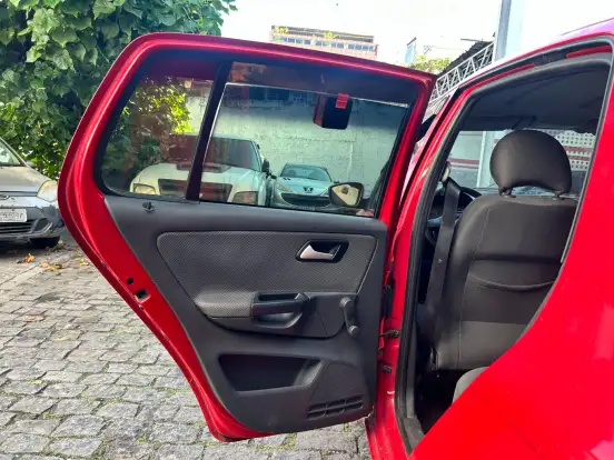 VOLKSWAGEN-FOX-1.0 MI 8V FLEX 4P MANUAL VOLKSWAGEN-FOX-2011