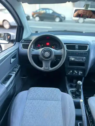 VOLKSWAGEN-FOX-2012