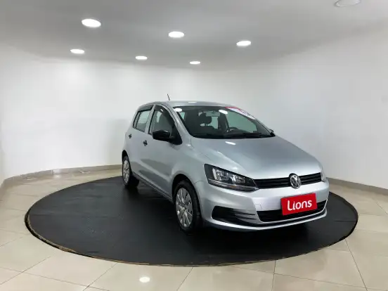 VOLKSWAGEN-FOX-2015