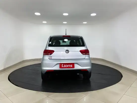 VOLKSWAGEN-FOX-2015