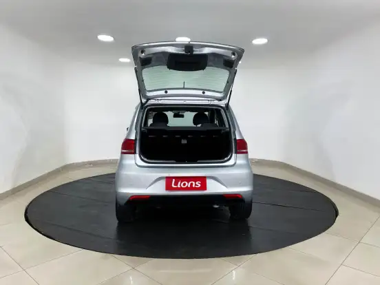 VOLKSWAGEN-FOX-2015