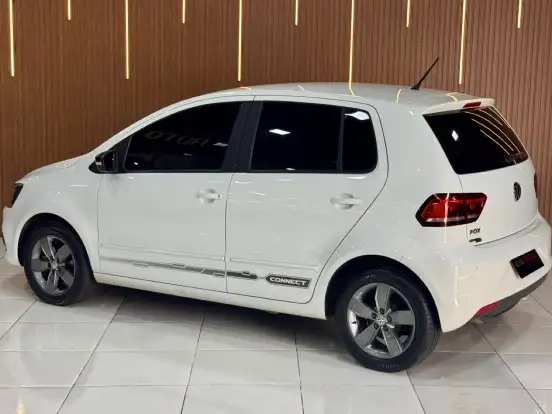 VOLKSWAGEN-FOX-1.6 MSI TOTAL FLEX CONNECT 4P MANUAL VOLKSWAGEN-FOX-2019