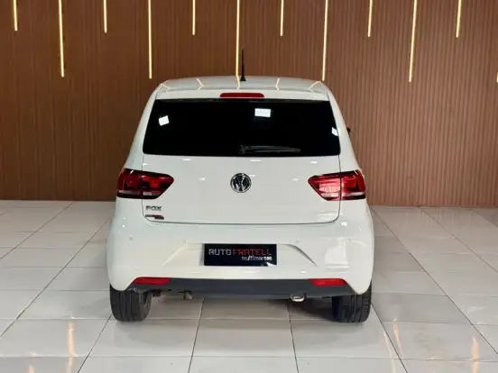 VOLKSWAGEN-FOX-2019