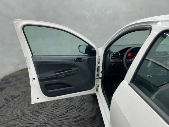 VOLKSWAGEN-GOL-1.0 12V MPI TOTALFLEX 4P MANUAL VOLKSWAGEN-GOL-2023