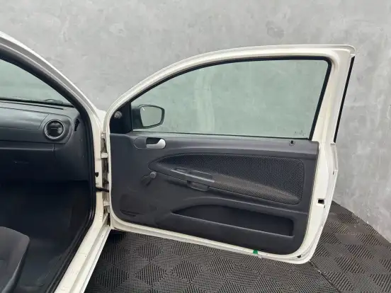 VOLKSWAGEN-GOL-2015