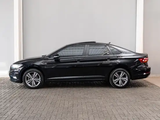 VOLKSWAGEN-JETTA-1.4 250 TSI TOTAL FLEX R-LINE TIPTRONIC VOLKSWAGEN-JETTA-2019