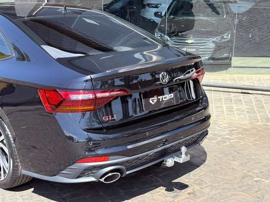 VOLKSWAGEN-JETTA-2023