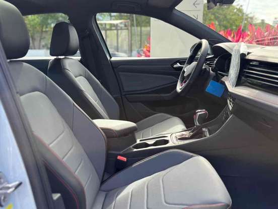 VOLKSWAGEN-JETTA-2026