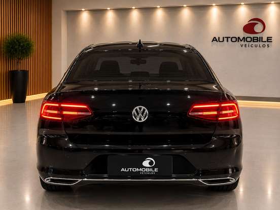 VOLKSWAGEN-PASSAT-2.0 16V TSI BLUEMOTION GASOLINA HIGHLINE 4P DSG VOLKSWAGEN-PASSAT-2017