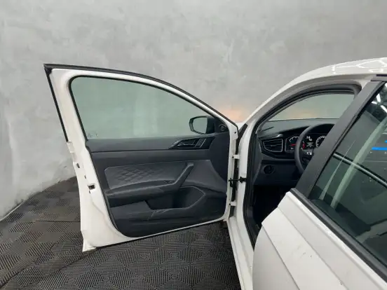 VOLKSWAGEN-POLO-2025