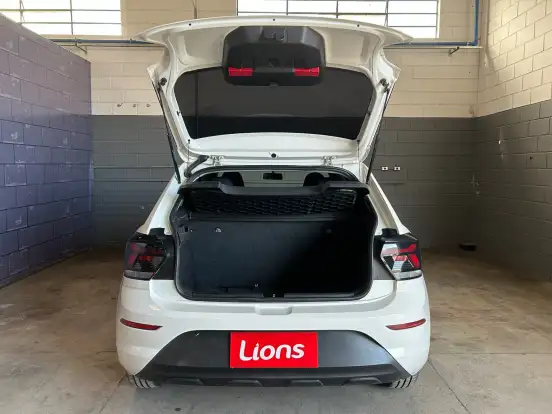 VOLKSWAGEN-POLO-2025