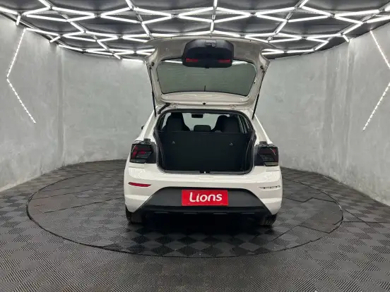 VOLKSWAGEN-POLO-2023