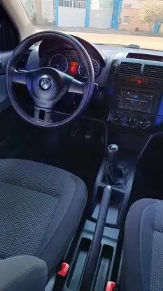 VOLKSWAGEN-POLO SEDAN-2012