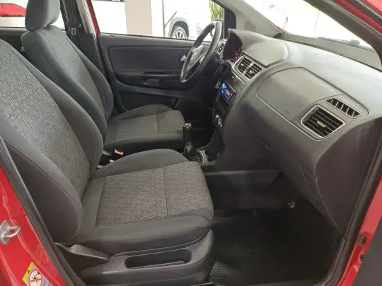 VOLKSWAGEN-SPACEFOX-2013