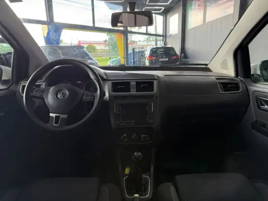 VOLKSWAGEN-SPACEFOX-2018