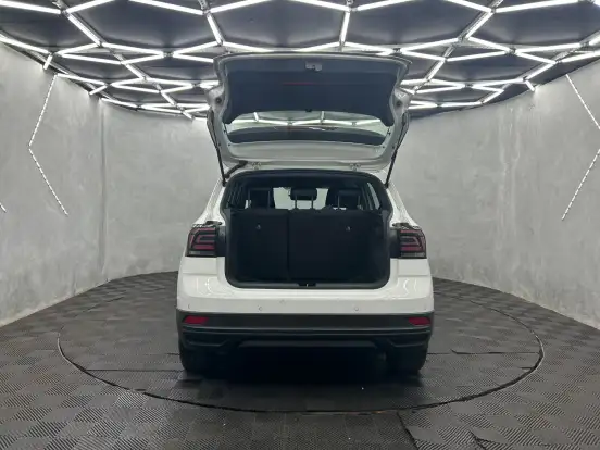 VOLKSWAGEN-T-CROSS-2024