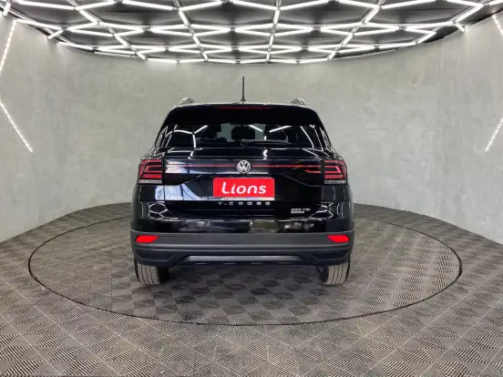 VOLKSWAGEN-T-CROSS-2020
