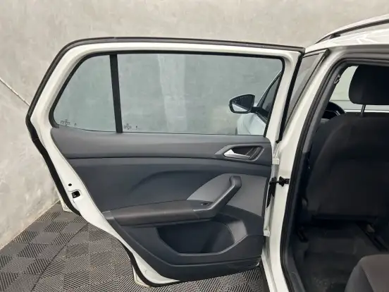 VOLKSWAGEN-T-CROSS-2023