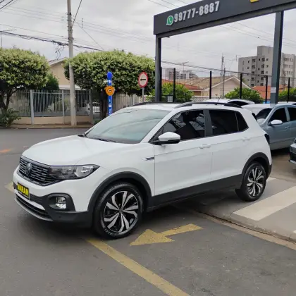 VOLKSWAGEN T-CROSS 1.0 200 TSI TOTAL FLEX COMFORTLINE AUTOMÁTICO