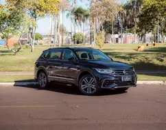VOLKSWAGEN TIGUAN 2.0 300 TSI GASOLINA ALLSPACE R-LINE AUTOMÁTICO VOLKSWAGEN TIGUAN 2.0 300 TSI GASOLINA ALLSPACE R-LINE AUTOMÁTICO