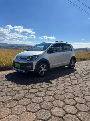 VOLKSWAGEN UP 1.0 170 TSI TOTAL FLEX XTREME 4P MANUAL