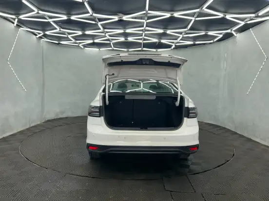 VOLKSWAGEN-VIRTUS-2024