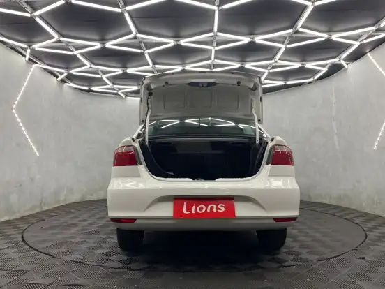 VOLKSWAGEN-VOYAGE-2023