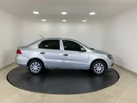 VOLKSWAGEN-VOYAGE-2014