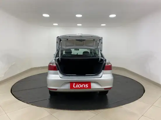 VOLKSWAGEN-VOYAGE-2020