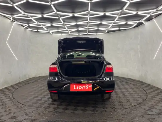 VOLKSWAGEN-VOYAGE-2021