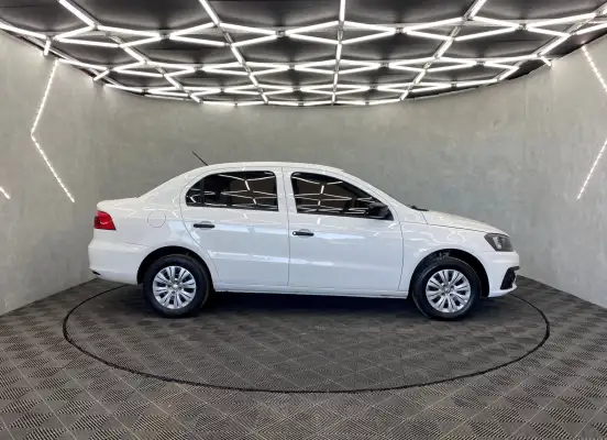 VOLKSWAGEN-VOYAGE-2018