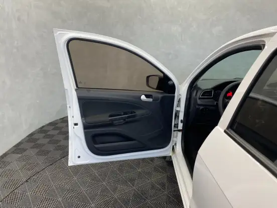 VOLKSWAGEN-VOYAGE-1.6 MSI TOTALFLEX TRENDLINE 4P MANUAL VOLKSWAGEN-VOYAGE-2018
