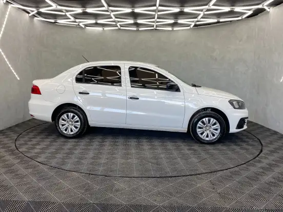 VOLKSWAGEN-VOYAGE-2018
