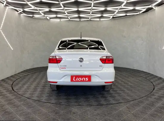VOLKSWAGEN-VOYAGE-2018