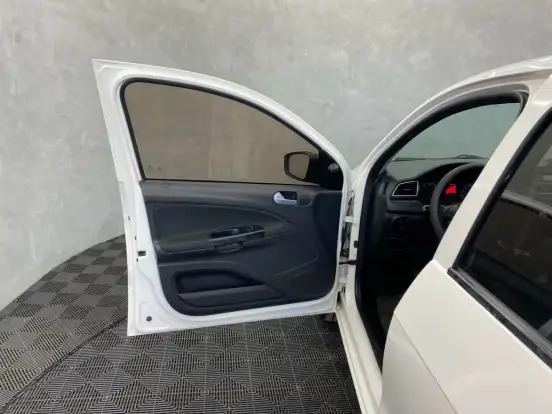 VOLKSWAGEN-VOYAGE-1.6 MSI TOTALFLEX TRENDLINE 4P MANUAL VOLKSWAGEN-VOYAGE-2018