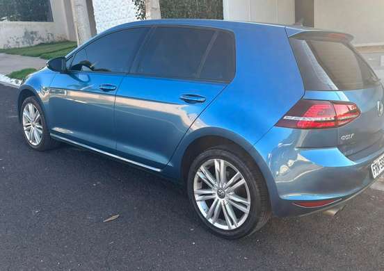 VOLKSWAGEN-GOLF-2014