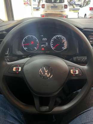 VOLKSWAGEN-POLO-2023