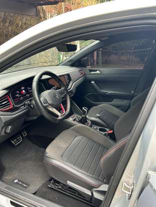 VOLKSWAGEN-POLO-2023