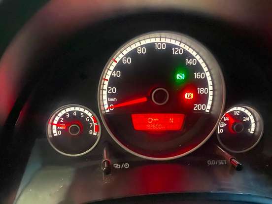 VOLKSWAGEN-UP-1.0 MPI MOVE UP 12V FLEX 4P AUTOMATIZADO VOLKSWAGEN-UP-2014