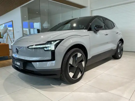 VOLVO EX30 51 KW ELÉTRICO PLUS VOLVO EX30 51 KW ELÉTRICO PLUS