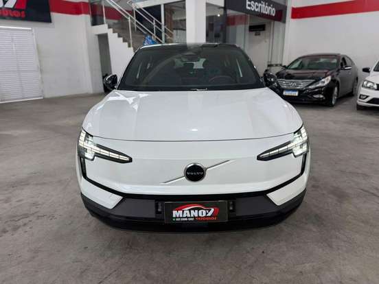 VOLVO-EX30-2024