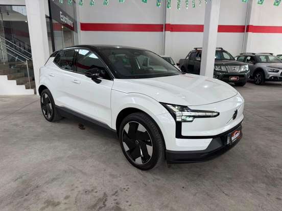 VOLVO-EX30-2024