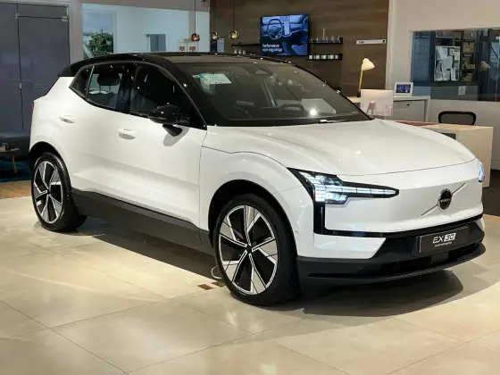 VOLVO EX30 69 KW ELÉTRICO ULTRA