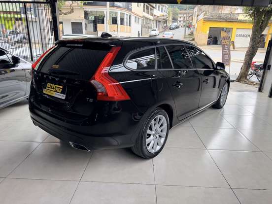 VOLVO-V60-2.0 T5 KINETIC TURBO GASOLINA 4P AUTOMÁTICO VOLVO-V60-2015